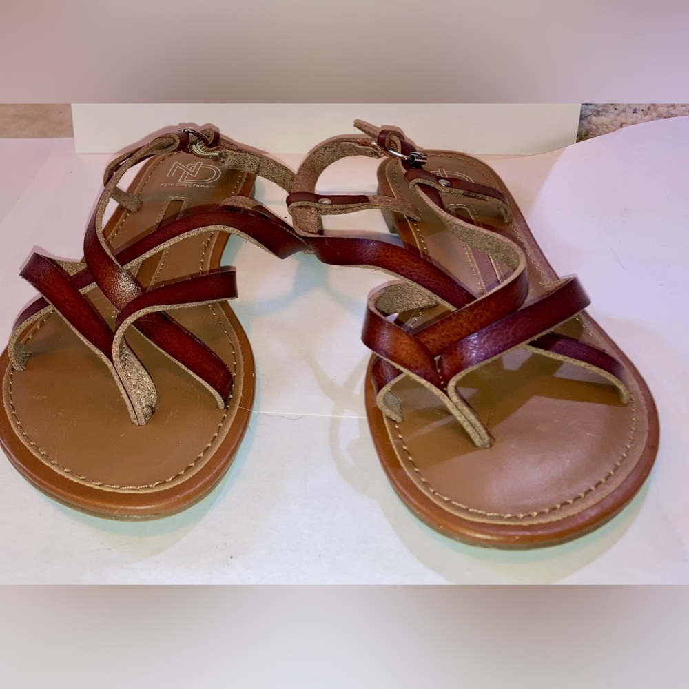 New Directions Size 7, Brown Strappy Synthetic Women Juliana Sandals